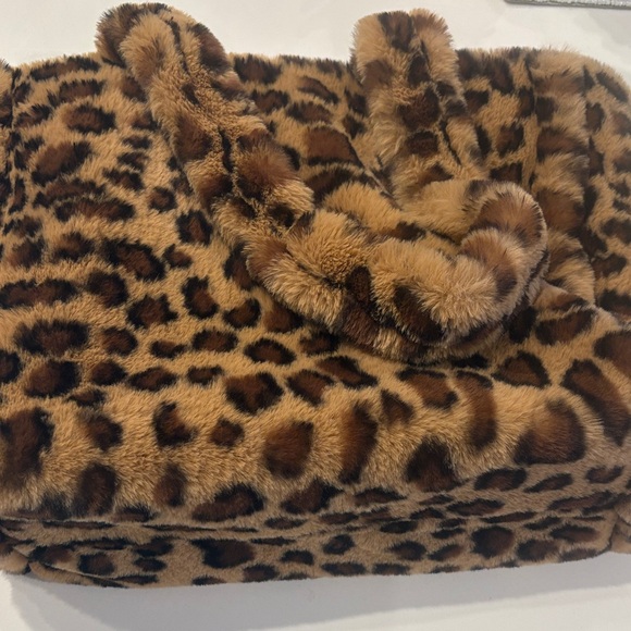 Leopard Print Faux Fur Tote Bag - Picture 7 of 7